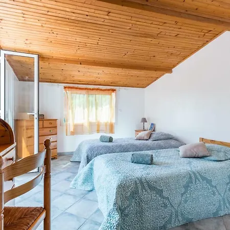 La Maison Des Holiday home